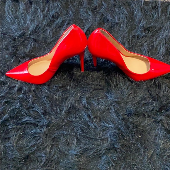 Size 7.5 Steve Madden Ferrari red pumps - Picture 4 of 5